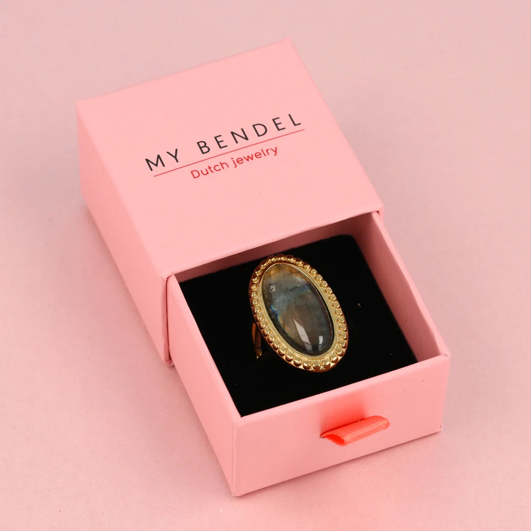 Vintage Ring met Ovale Edelsteen • Labradorite