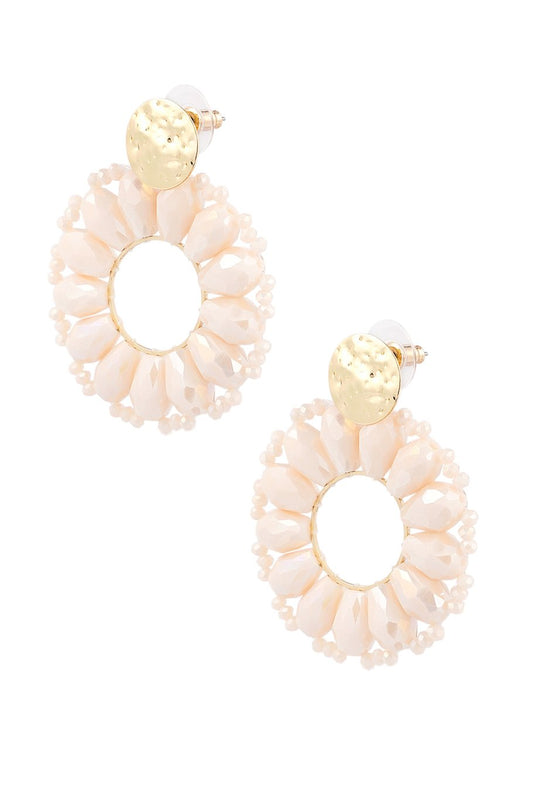 Daisy shape oorbellen beige