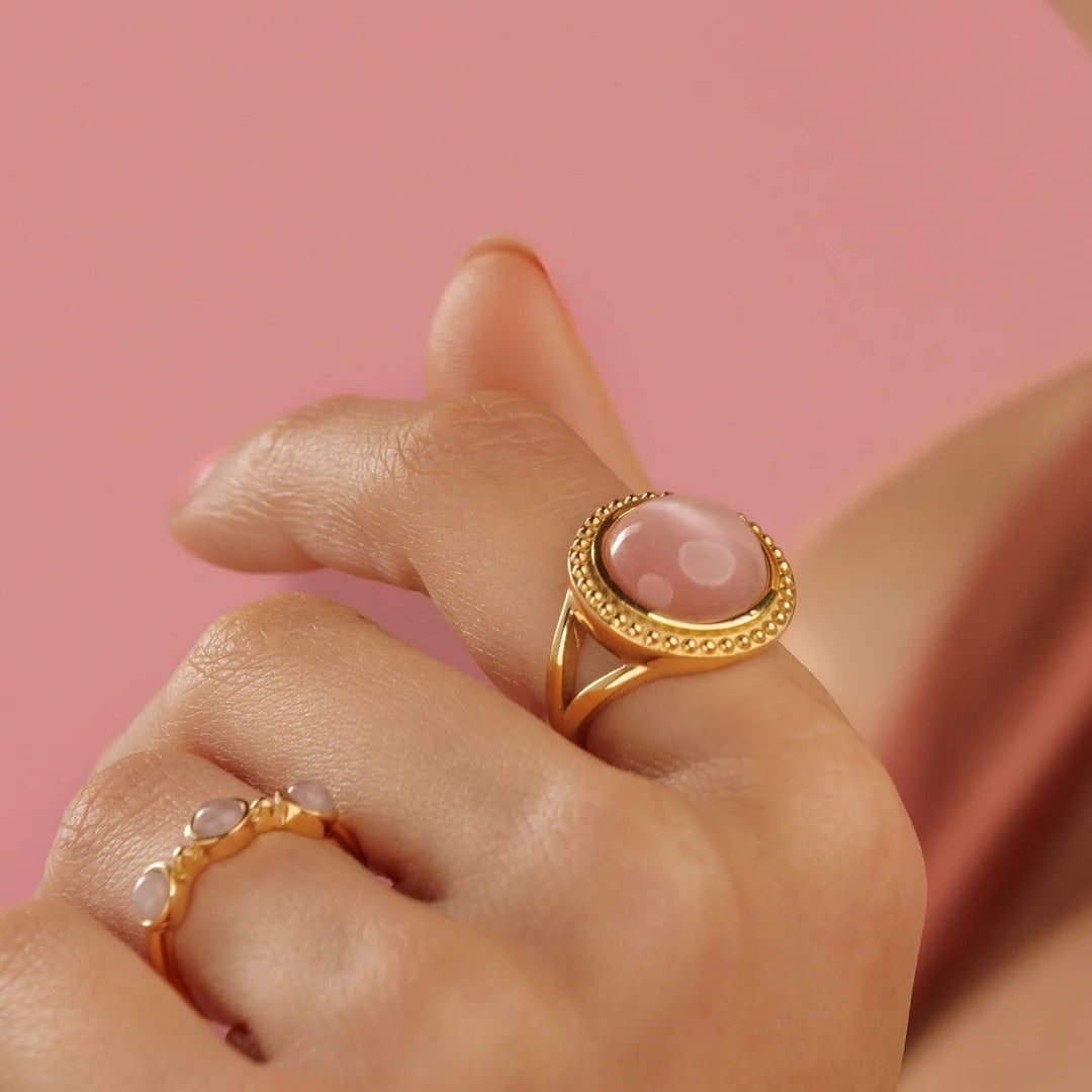 Vintage Ring met Ronde Edelsteen • Pink Moonstone