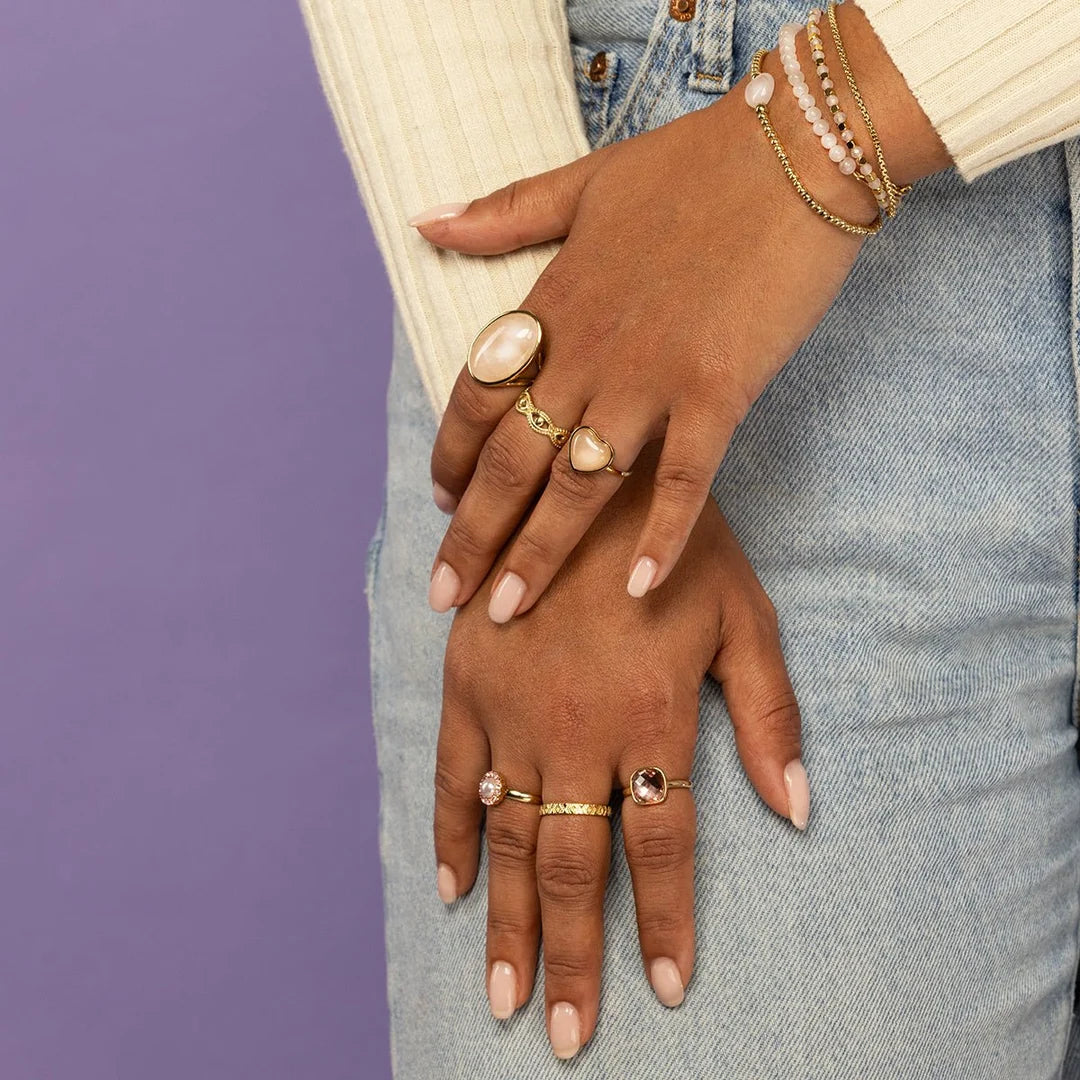 Gouden ring - roze facet kristal glassteen