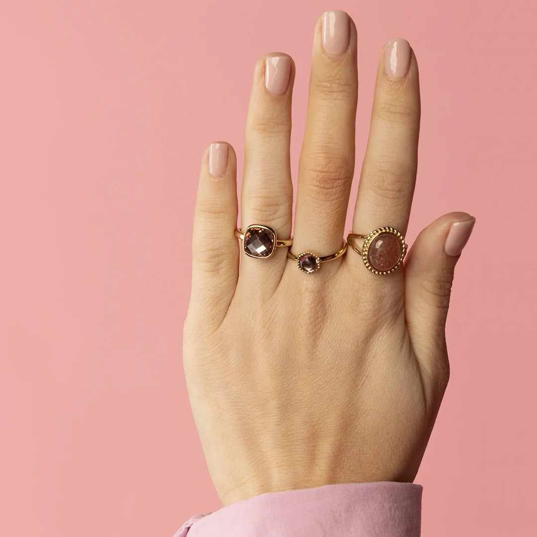 Gouden ring - roze facet kristal glassteen