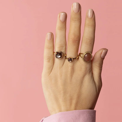 Gouden ring - roze facet kristal glassteen