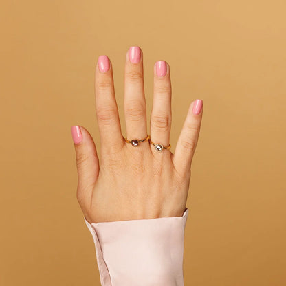 Gouden Ring met Vierkante Glassteen • Donkerroze