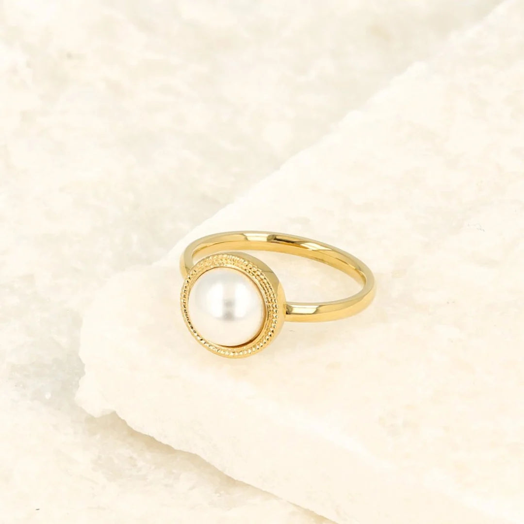 Gouden vintage ring - Witte parel - Tijdloze elegantie