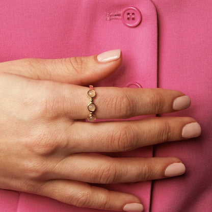 Gouden ring - Drie Rose Quartz edelstenen - Tijdloze charme